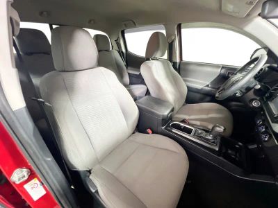 2018 Toyota Tacoma — photo 28 view