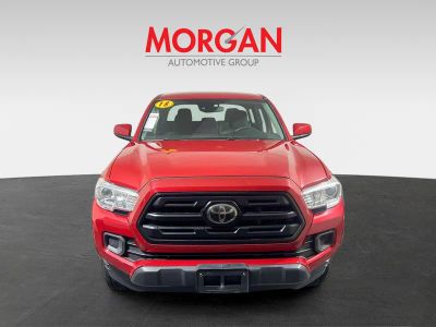 2018 Toyota Tacoma — photo 8 view