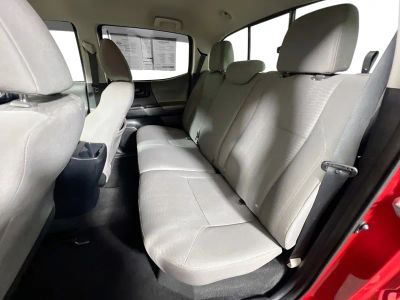 2018 Toyota Tacoma — photo 26 view