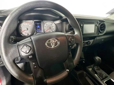 2018 Toyota Tacoma — photo 15 view