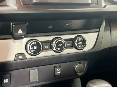 2018 Toyota Tacoma — photo 23 view
