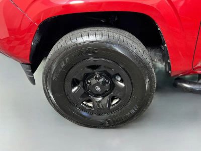 2018 Toyota Tacoma — photo 11 view
