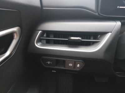 2025 Kia K4 — photo 13 view