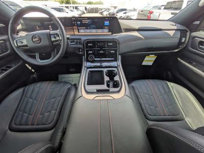 2025 Nissan Armada — photo 12 view
