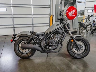 2026 Honda Rebel 300 - Photo 3