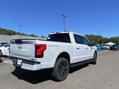 2025 Ford F-150 Lightning - Photo 4