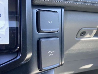 2025 Ford F-150 Lightning - Photo 21