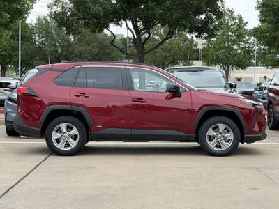 2025 Toyota RAV4 Hybrid - Photo 3