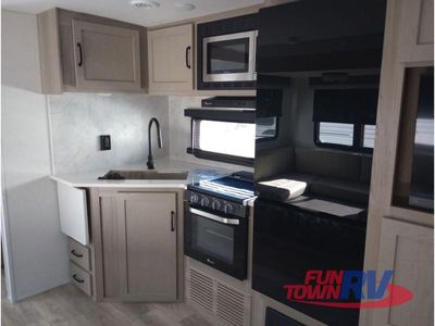 2025 Forest River RV Rockwood Ultra Lite - Photo 23