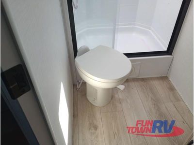 2025 Forest River RV Rockwood Ultra Lite - Photo 45