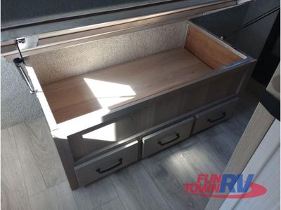2025 Forest River RV Rockwood Ultra Lite - Photo 39