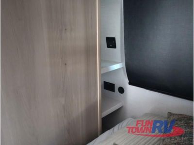 2025 Forest River RV Rockwood Ultra Lite - Photo 40