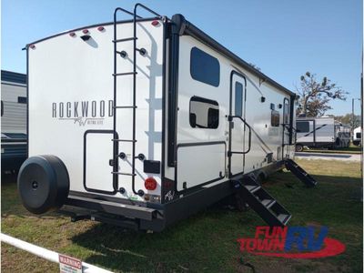 2025 Forest River RV Rockwood Ultra Lite - Photo 6