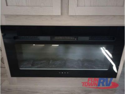 2025 Forest River RV Rockwood Ultra Lite - Photo 32
