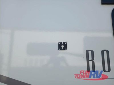 2025 Forest River RV Rockwood Ultra Lite - Photo 17
