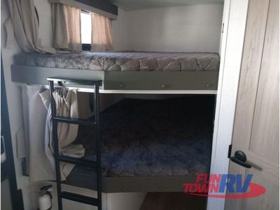 2025 Forest River RV Rockwood Ultra Lite - Photo 37