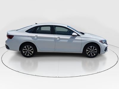 2024 Volkswagen Jetta — photo 8 view