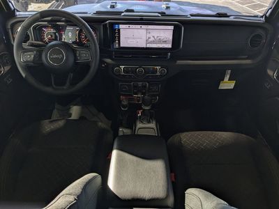 2026 Jeep Gladiator - Photo 11