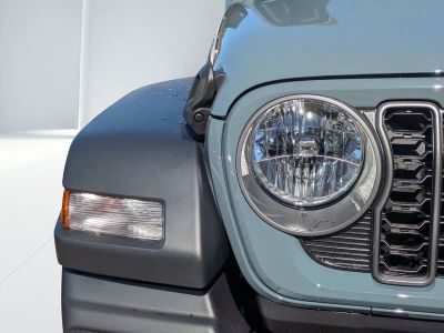 2026 Jeep Wrangler — photo 8 view