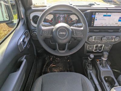 2026 Jeep Wrangler — photo 14 view