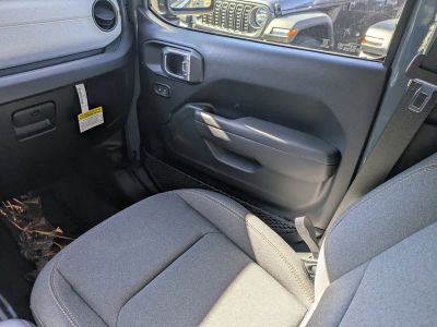 2026 Jeep Wrangler — photo 15 view