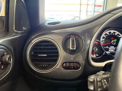 2017 Volkswagen Beetle - Photo 28
