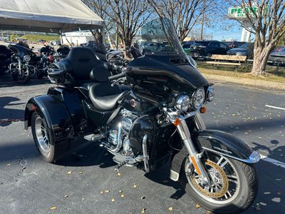 2023 Harley-Davidson Tri Glide Ultra - Photo 2