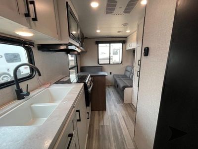 2025 Jayco Jay Flight SLX - Photo 10