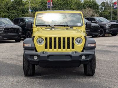 2023 Jeep Wrangler — photo 8 view