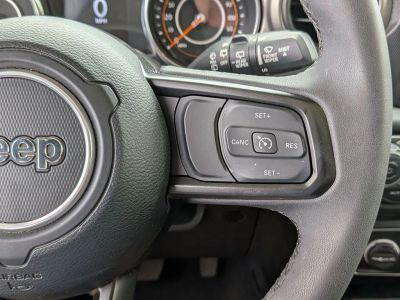2023 Jeep Wrangler — photo 16 view