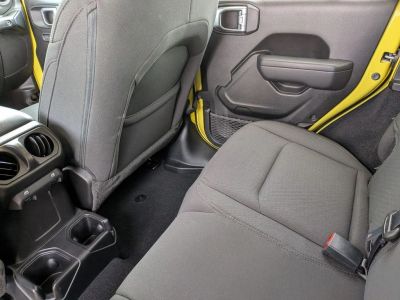 2023 Jeep Wrangler — photo 25 view
