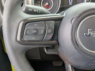 2023 Jeep Wrangler — photo 15 view