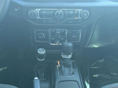 2026 Jeep Gladiator — photo 16 view
