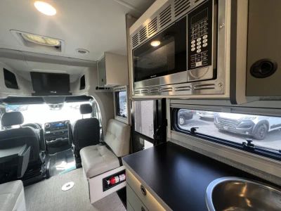 2025 Winnebago EKKO - Photo 6