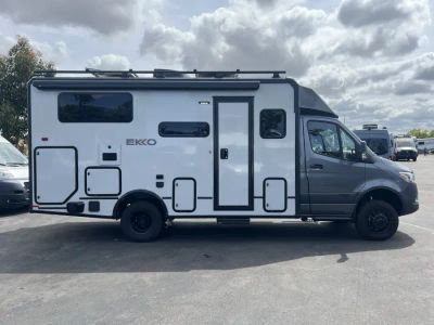 2025 Winnebago EKKO - Photo 16