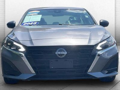 2025 Nissan Altima — side profile view