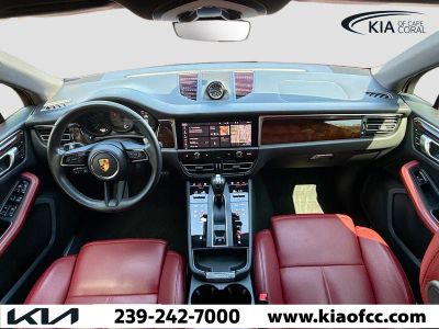 2023 Porsche Macan — photo 16 view