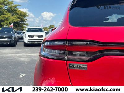2023 Porsche Macan — photo 10 view