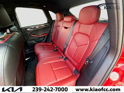 2023 Porsche Macan — photo 21 view
