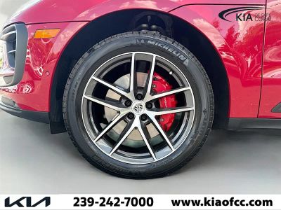 2023 Porsche Macan — photo 40 view