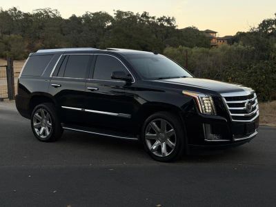 2015 Cadillac Escalade — interior view