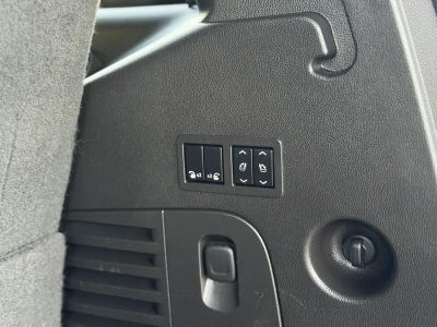 2015 Cadillac Escalade — photo 18 view