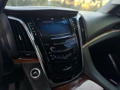 2015 Cadillac Escalade — photo 29 view