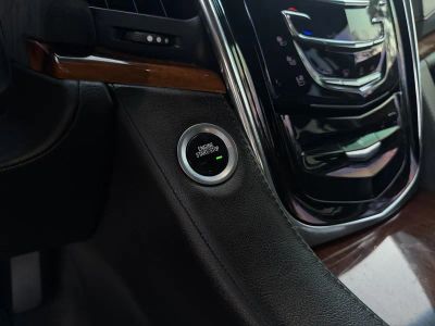 2015 Cadillac Escalade — photo 32 view