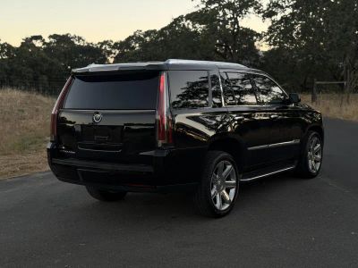 2015 Cadillac Escalade — engine compartment view