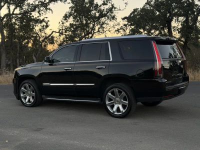 2015 Cadillac Escalade — photo 8 view