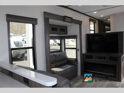 2021 Alliance RV Paradigm - Photo 18