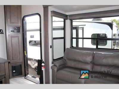2021 Alliance RV Paradigm - Photo 6