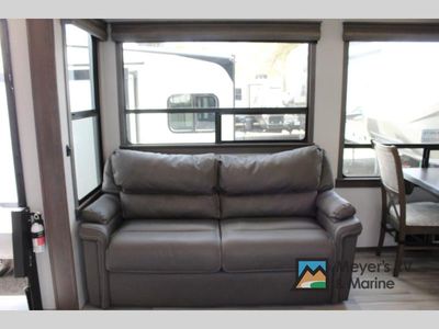 2021 Alliance RV Paradigm - Photo 8