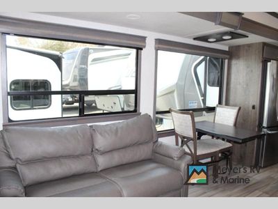 2021 Alliance RV Paradigm - Photo 7